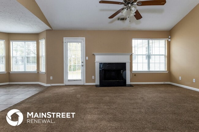 5831 Creekside Dr in Rex, GA - Building Photo - Building Photo