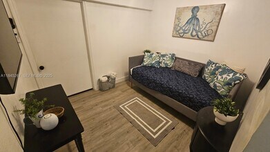 1836 Roosevelt St in Hollywood, FL - Building Photo - Building Photo