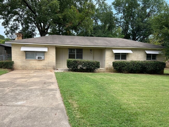 property at 2505 Willow St