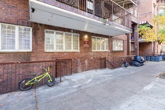 102 S 8th St in Brooklyn, NY - Building Photo - Building Photo