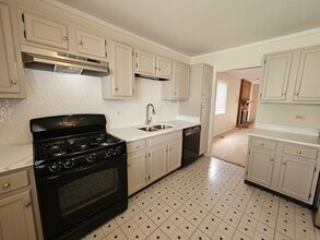 2385 Goldfinch St in Woodridge, IL - Building Photo - Building Photo