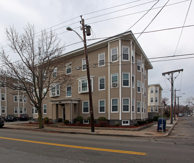 229 Main St in Medford, MA - Building Photo - Building Photo