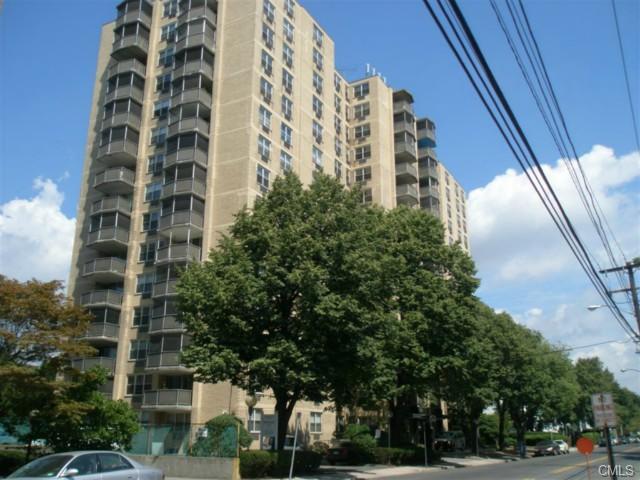 50 Glenbrook Rd in Stamford, CT - Building Photo
