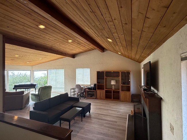 4310 Ocean View Dr in Malibu, CA - Foto de edificio - Building Photo