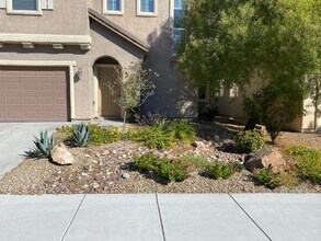 8048 Aztec Basin Ave in Las Vegas, NV - Building Photo - Building Photo