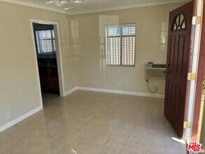 319 N Coronado St in Los Angeles, CA - Building Photo - Building Photo