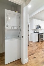 475 Meridian St, Unit 2 in Boston, MA - Building Photo - Building Photo