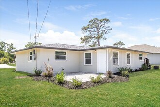 3433 Roslyn Rd in Venice, FL - Building Photo - Building Photo