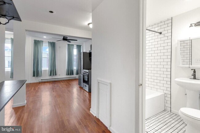618 N 40th St in Philadelphia, PA - Building Photo - Building Photo