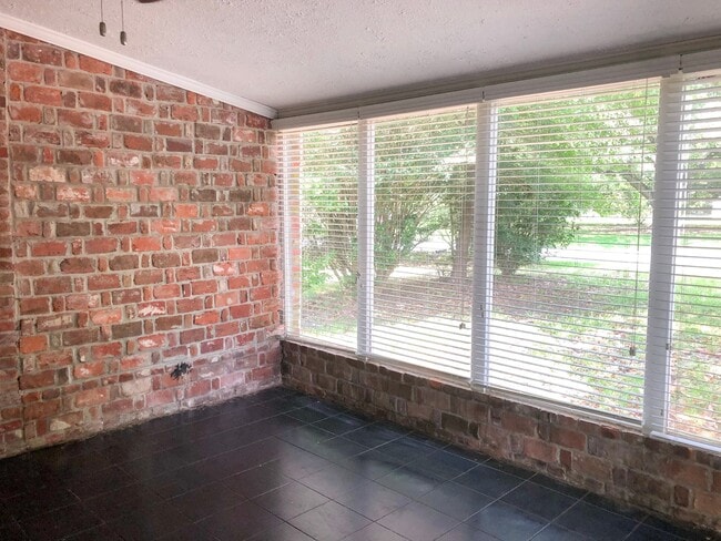 802 S Texas St in Deridder, LA - Foto de edificio - Building Photo