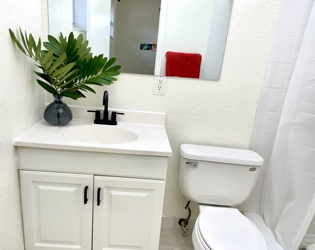 760 SE 2nd Ave, Unit E