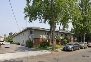 Four Palms in Mountain View, CA - Building Photo