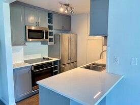 7740 Redlands St, Unit G3083 in Playa Del Rey, CA - Building Photo