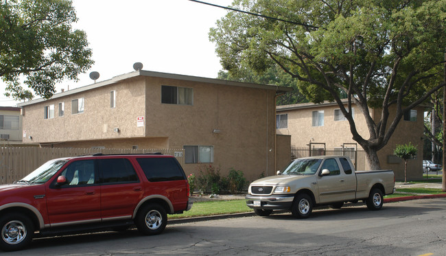 725 Garfield St in Santa Ana, CA - Building Photo - Building Photo