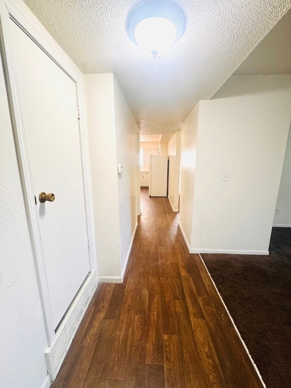 1413 W Maple Ave in Independence, MO - Building Photo - Building Photo