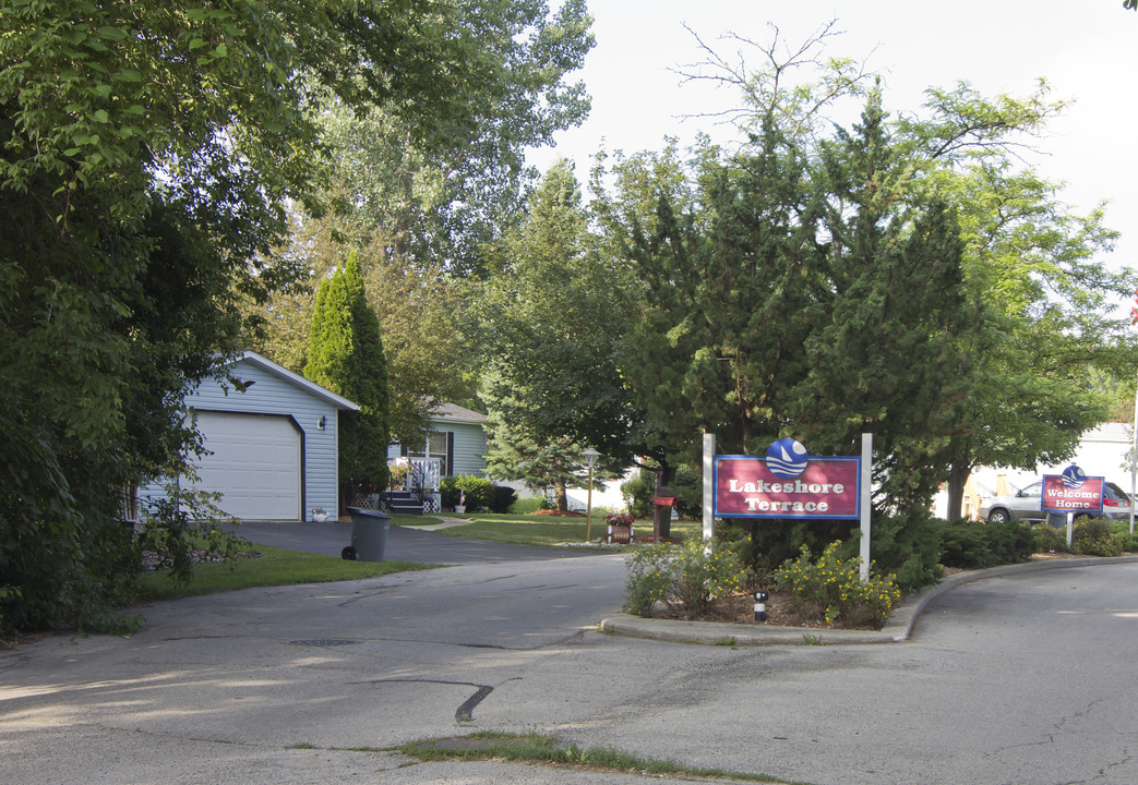 Lakeshore Landing in North Fond Du Lac, WI - Building Photo