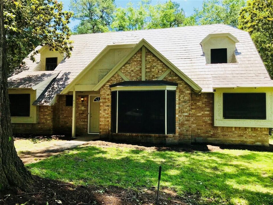 602 Mobile Ct in Conroe, TX - Building Photo