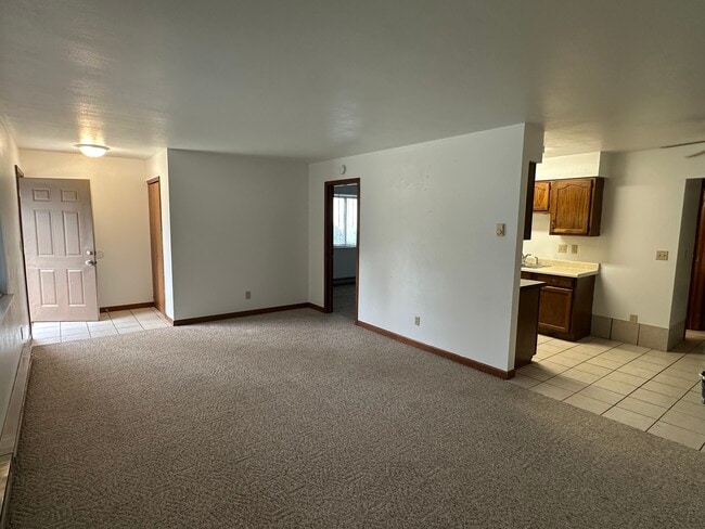 1049 Lakeshore Dr, Unit 1049