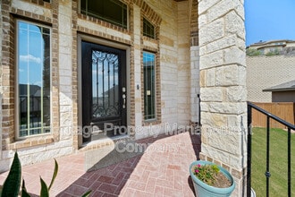 18814 Edwards Edge in San Antonio, TX - Building Photo - Building Photo