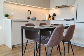 13685 102 Av in Surrey, BC - Building Photo - Building Photo