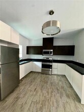 11 Valeria St in Edinburg, TX - Building Photo - Building Photo