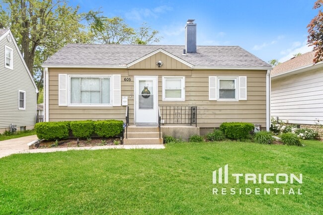 property at 605 N Reed St