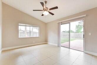 8431 Alveron Ave in Orlando, FL - Building Photo - Building Photo