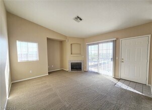 4730 E Craig Rd, Unit 2052 in Las Vegas, NV - Building Photo - Building Photo