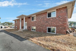 515 Pasadena Ave in Crest Hill, IL - Building Photo