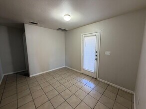 533 N Clinton Ave in Lubbock, TX - Building Photo - Building Photo