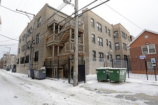 32 S Paxton in Chicago, IL - Foto de edificio - Building Photo