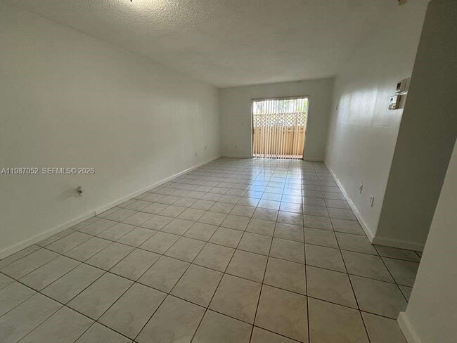 8500 SW 109th Ave in Miami, FL - Building Photo - Building Photo