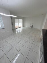 6845 SW 45th Ln in Miami, FL - Building Photo - Building Photo