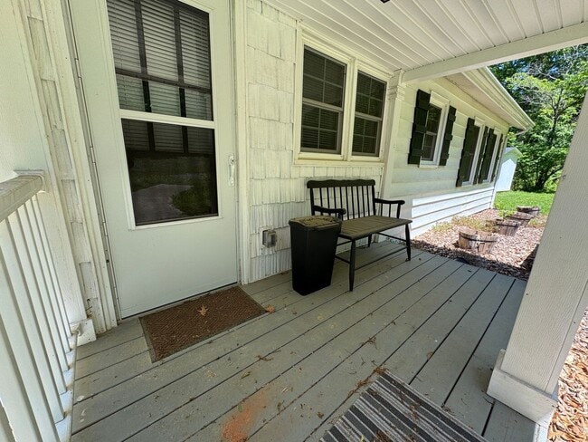 403 Willowside Dr in Mount Holly, NC - Building Photo - Building Photo