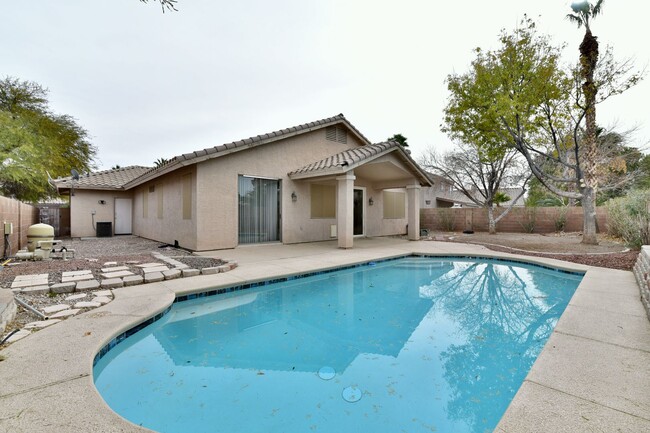6157 Copper Crest Dr in Las Vegas, NV - Building Photo - Building Photo