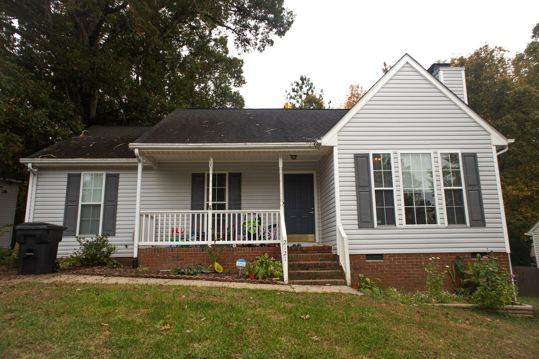 2121 Ruddy Rd in Raleigh, NC - Foto de edificio