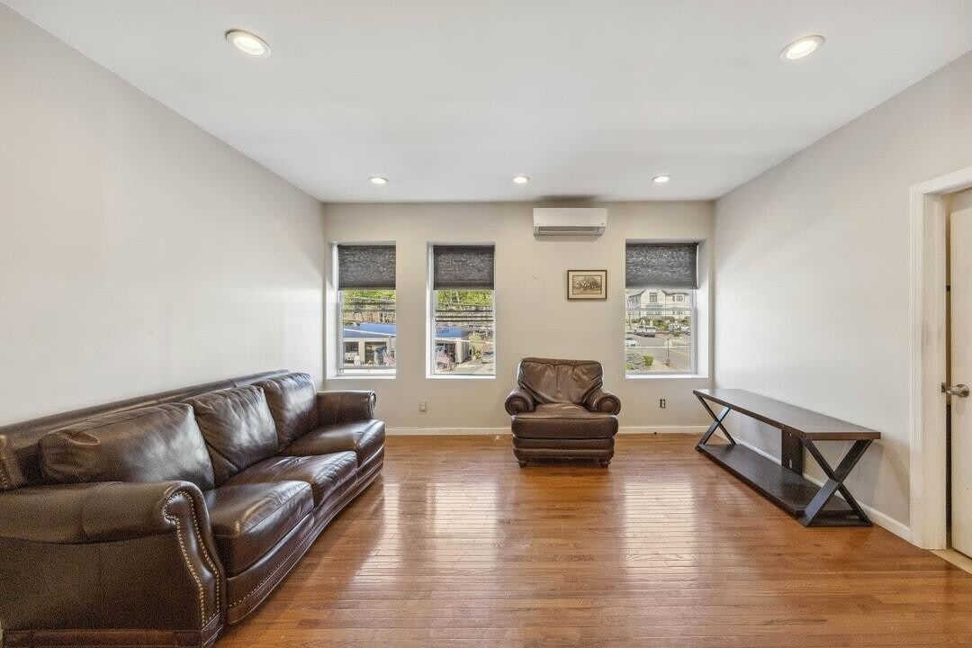 599 N Maple Ave in Ridgewood, NJ - Building Photo
