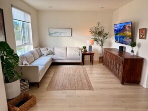 1052 Kendale Wy in Vista, CA - Building Photo - Building Photo