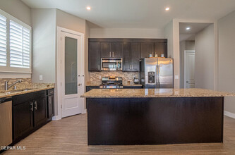 13009 Birds View Cir in El Paso, TX - Building Photo - Building Photo