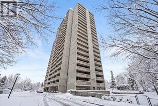 415 Greenview Ave in Ottawa, ON - Building Photo