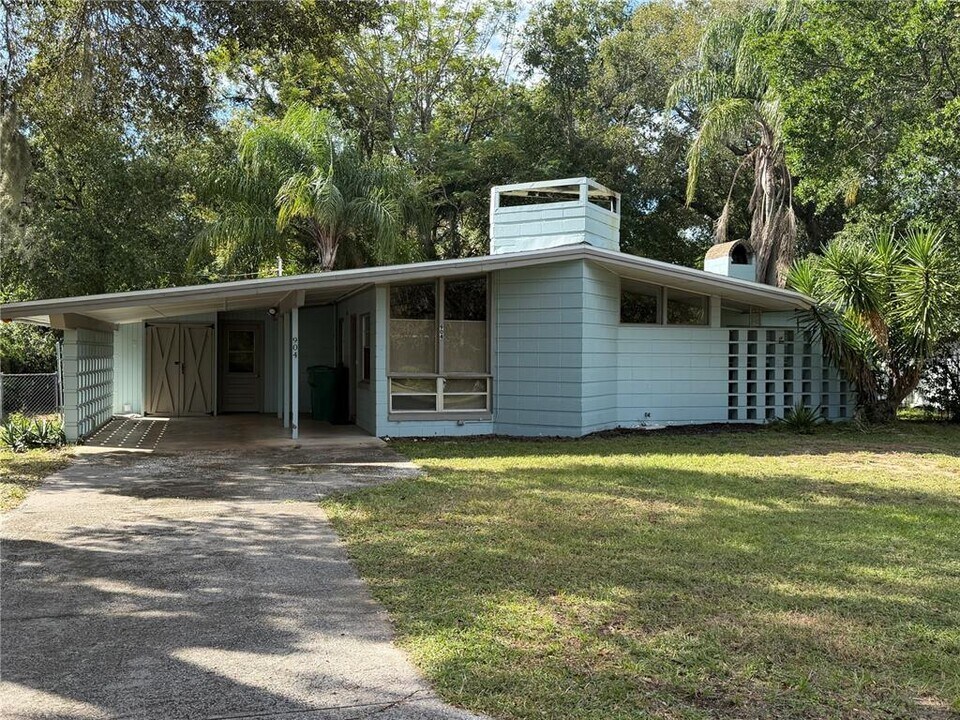 904 Hill St in Eustis, FL - Building Photo