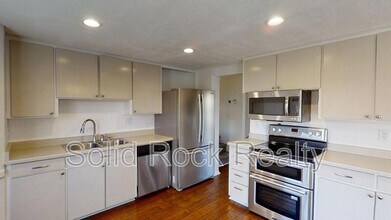 4811 Villa Cir in Colorado Springs, CO - Foto de edificio - Building Photo