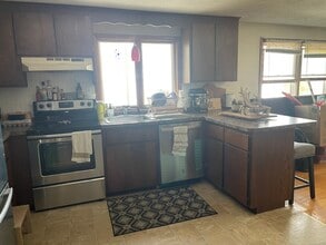 18 Earl St in Manchester, CT - Building Photo - Building Photo