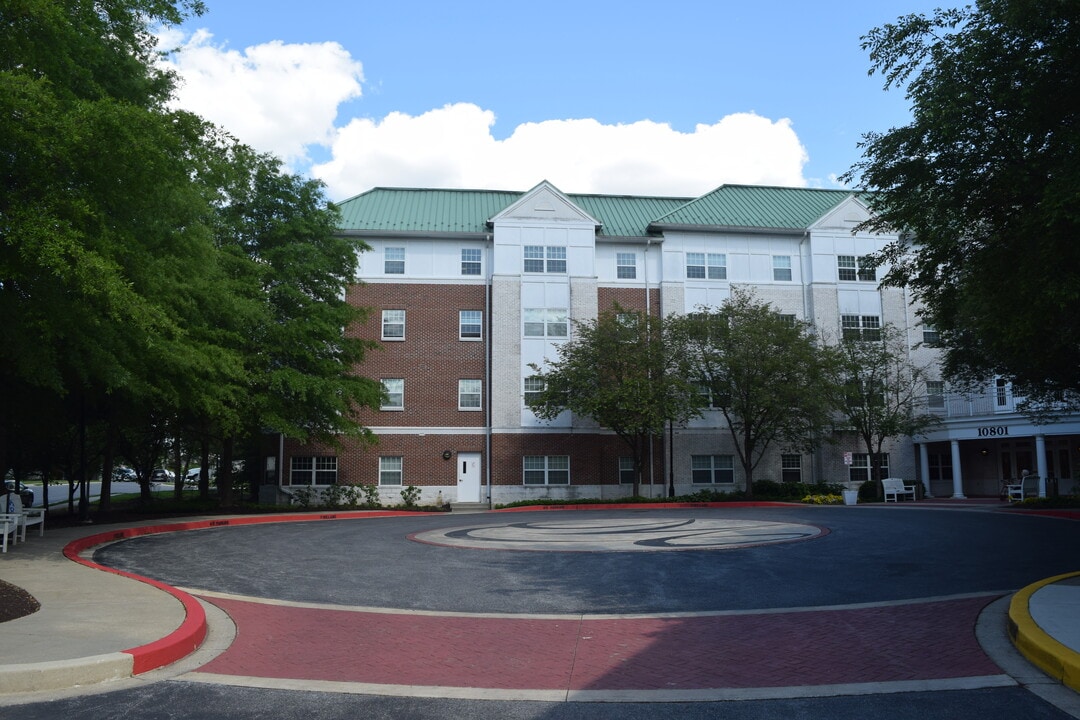 Waverly Gardens Senior Community (62+) in Woodstock, MD - Foto de edificio