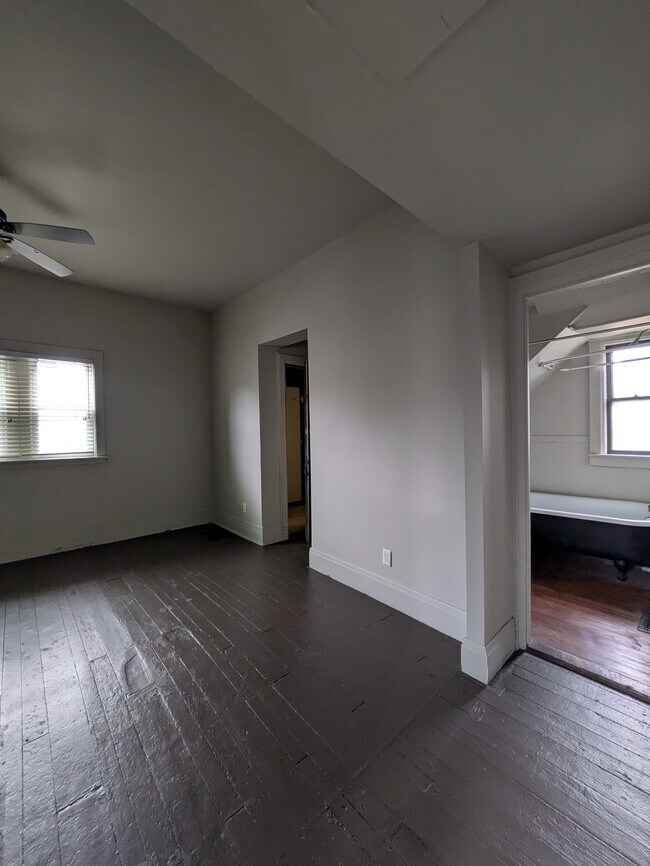 878 Prospect Ave, Unit Front Lower in Buffalo, NY - Building Photo - Building Photo