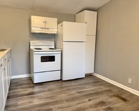 205 W Conyers Ave in Florence, SC - Building Photo - Building Photo