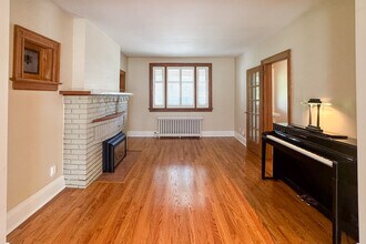 48 Lawrence Ave W in Toronto, ON - Building Photo - Building Photo