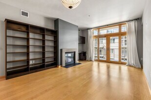 1133 NW 11th Ave in Portland, OR - Building Photo