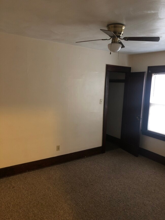 1033 E 28th St, Unit 2 1033 in Erie, PA - Building Photo - Building Photo