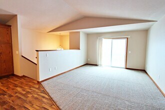 3111 8th St NE in Minot, ND - Building Photo - Building Photo
